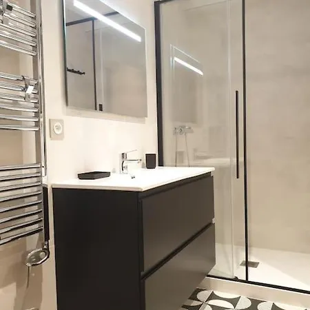 Centre Ville, T3 Moderne Et Chic, Plage A 5 Min * Saint-Jean-de-Luz